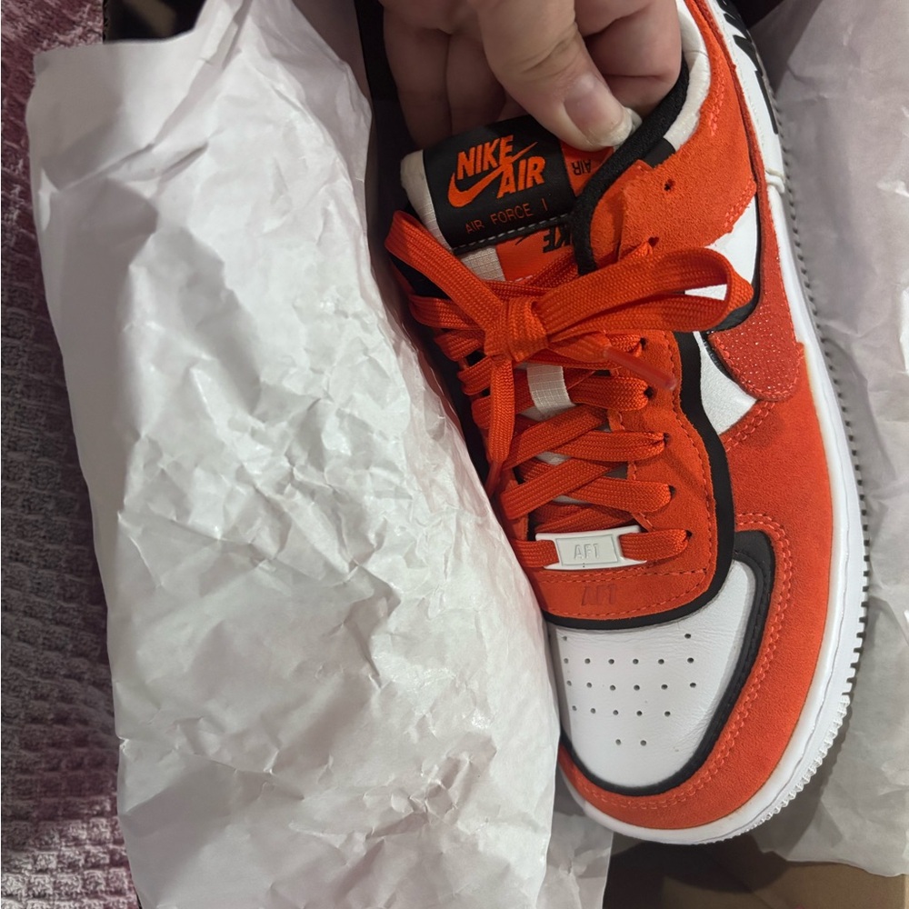 Women's Nike Air Force 1
Shadow Cracked Leather low top
